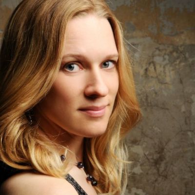 Headshot of Helen Reid